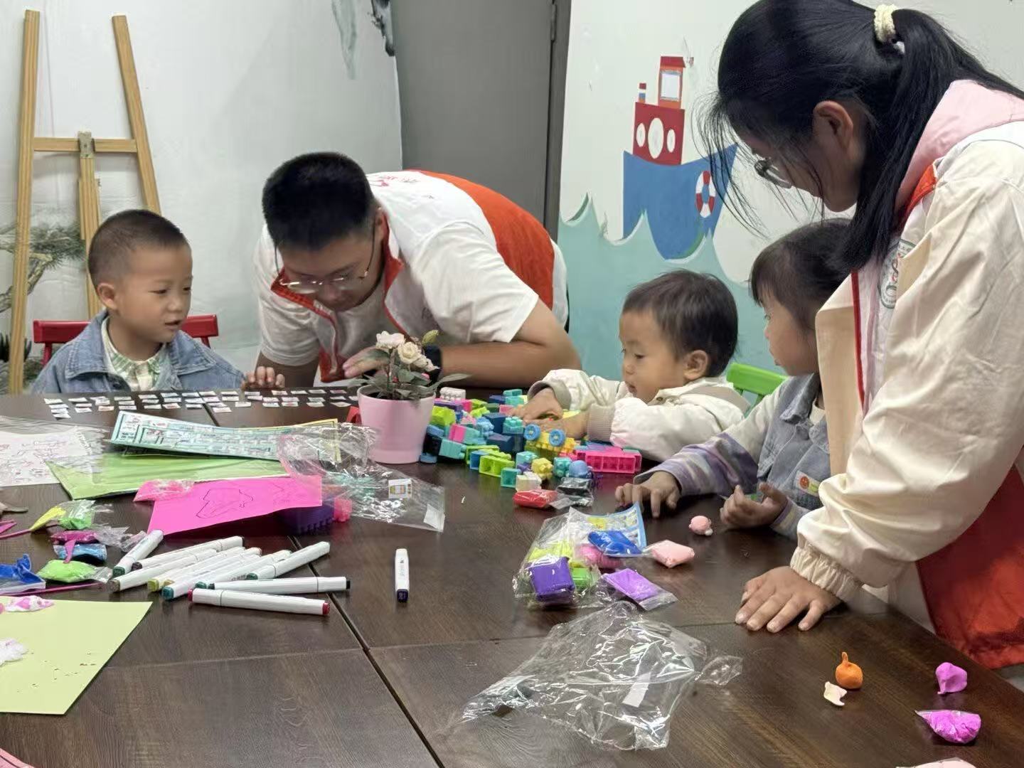 �n��ůͯ�ģ�־Ը����L(zh��ng) ����ʳƷ���﹤�̌W(xu��)Ժ־Ը�����M(j��n)��^(q��)�_(k��i)չ�n�I(y��)�o��(d��o)�c���|(zh��)��չ���(d��ng)